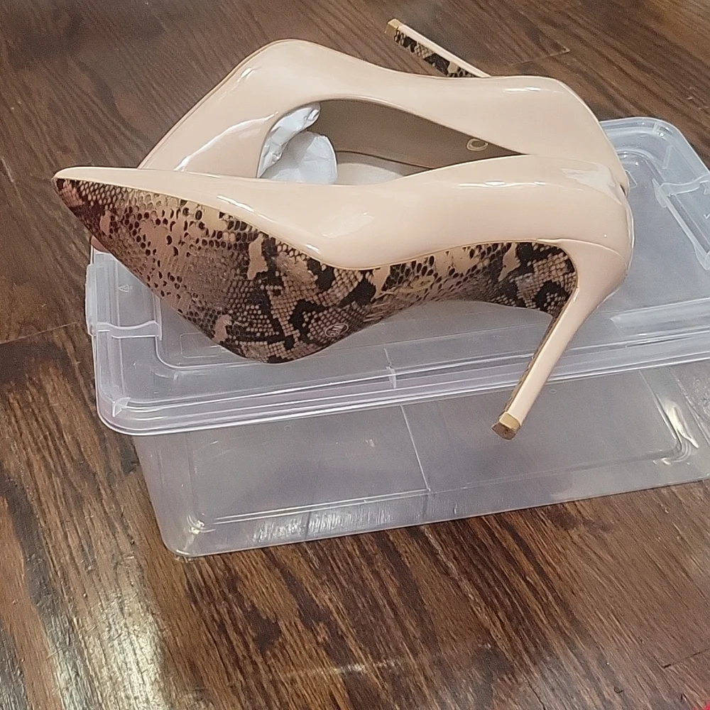 Pumps - Picture 4 of 4